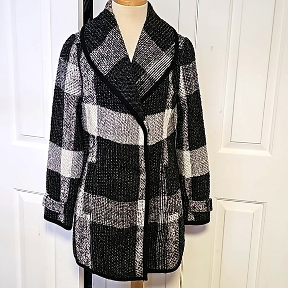 Guess preppi business Casual plaid lapel jacket. Size medium. Black and … - Picture 1 of 16